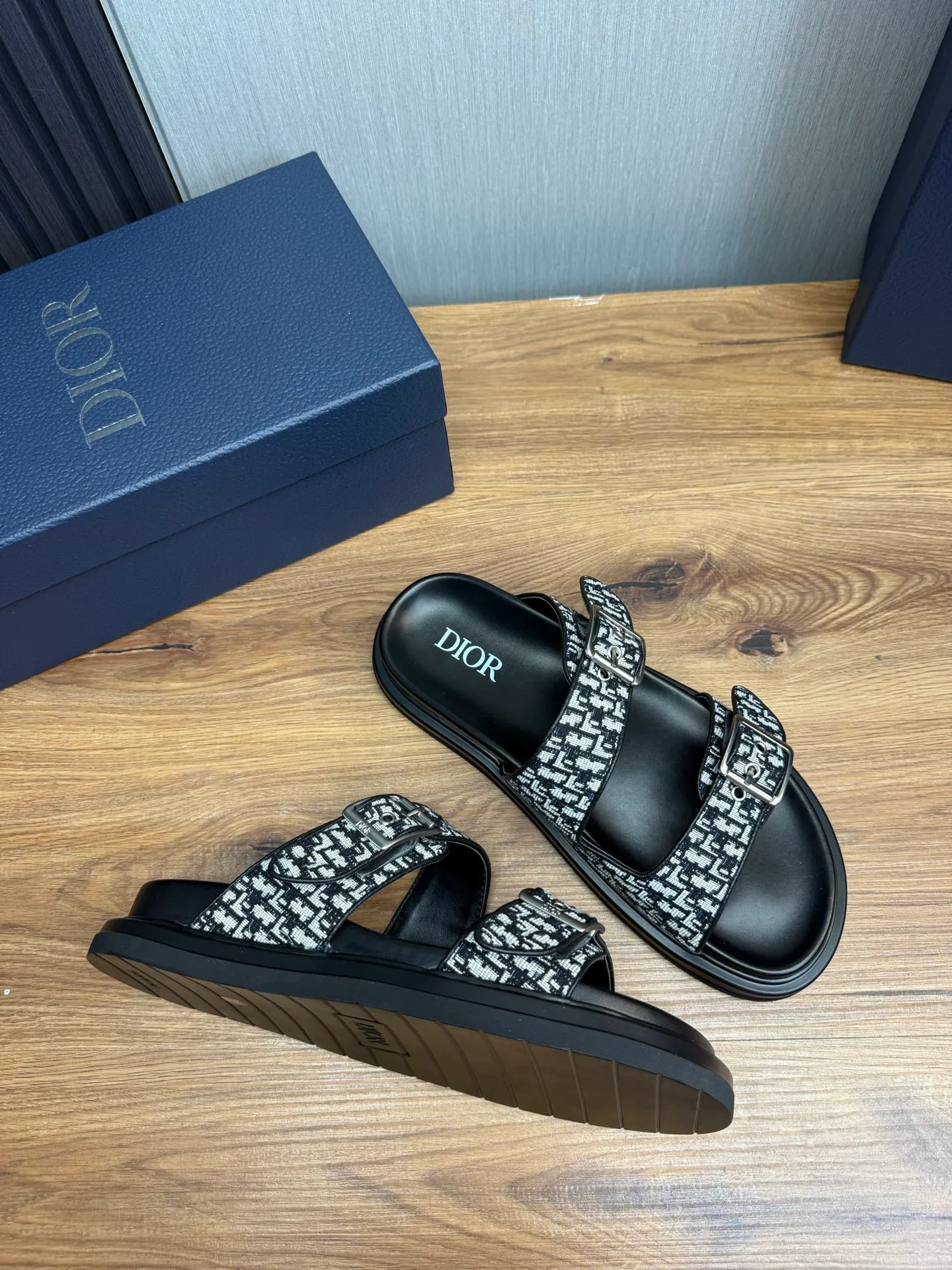 Men's shoes 💰300💰 Dior. Men's slippers 🩴Official website 1:1 production 38-45 yards 45 46 🉑️Customized original material shipped✅